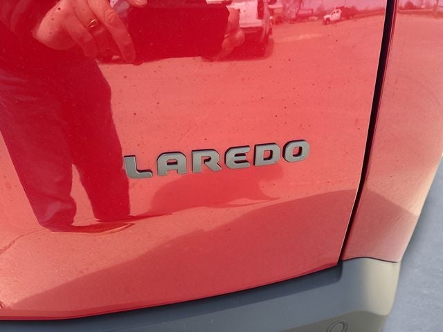 2026 Jeep Cherokee CHEROKEE LAREDO 4X4