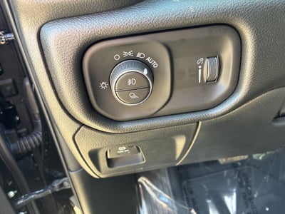 2026 RAM Ram 1500 RAM 1500 EXPRESS CREW CAB 4X4 5'7' BOX