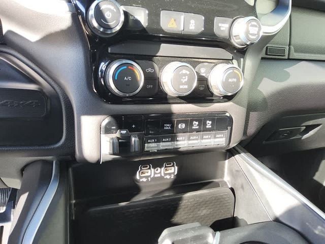 2021 RAM 2500 Big Horn Crew Cab 4x4 6'4' Box