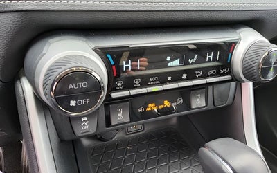 2023 Toyota RAV4 Hybrid XLE Premium