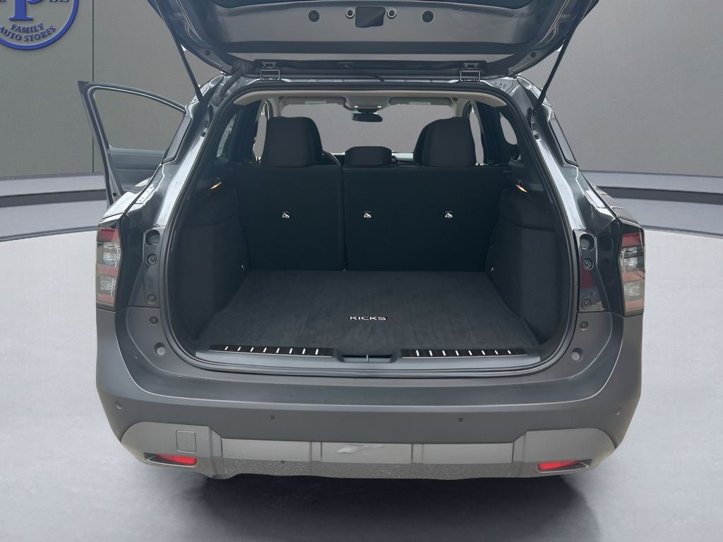 2025 Nissan Kicks SV