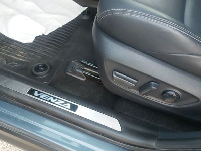 2024 Toyota Venza LE