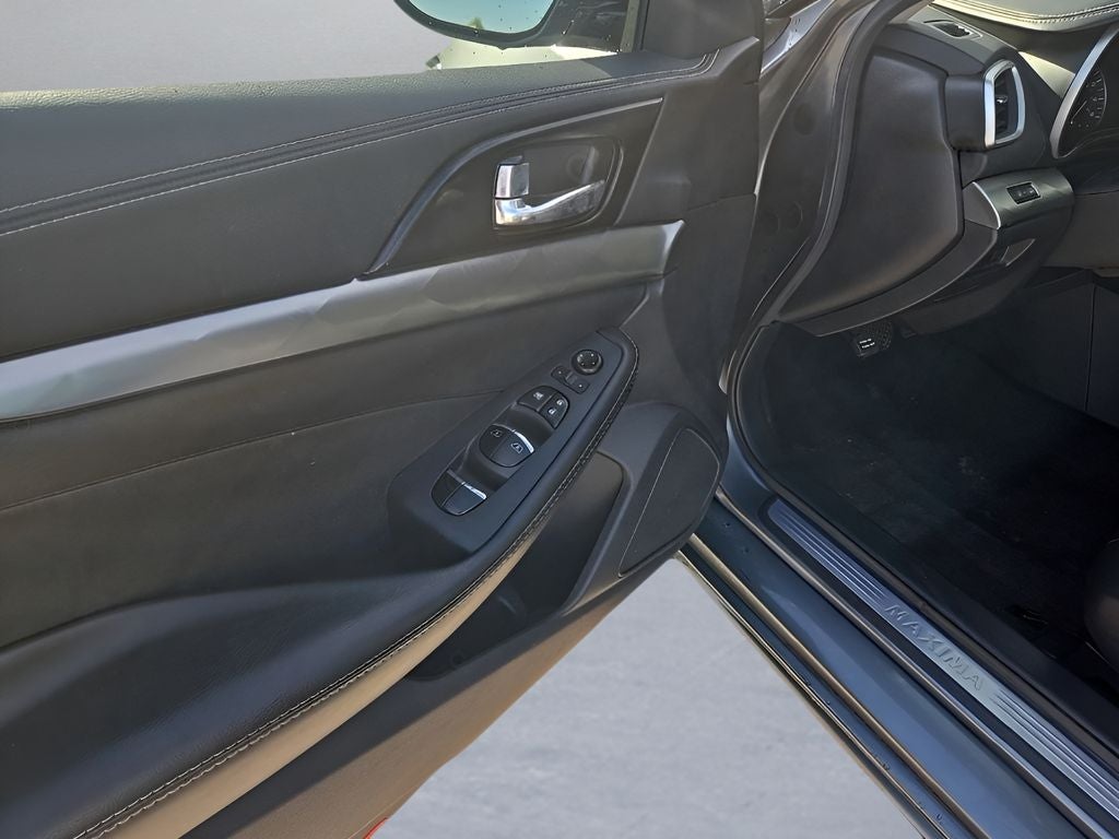 2023 Nissan Maxima SV