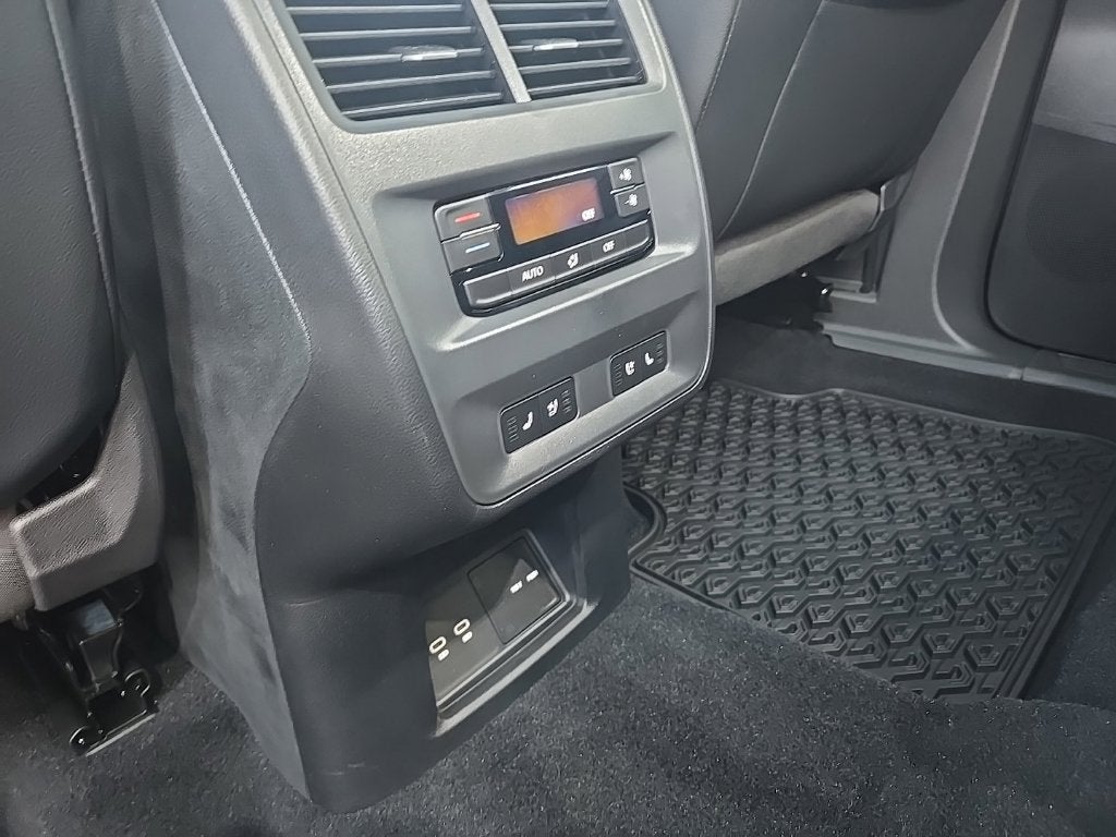 2027 Volkswagen Atlas SEL Premium R-Line