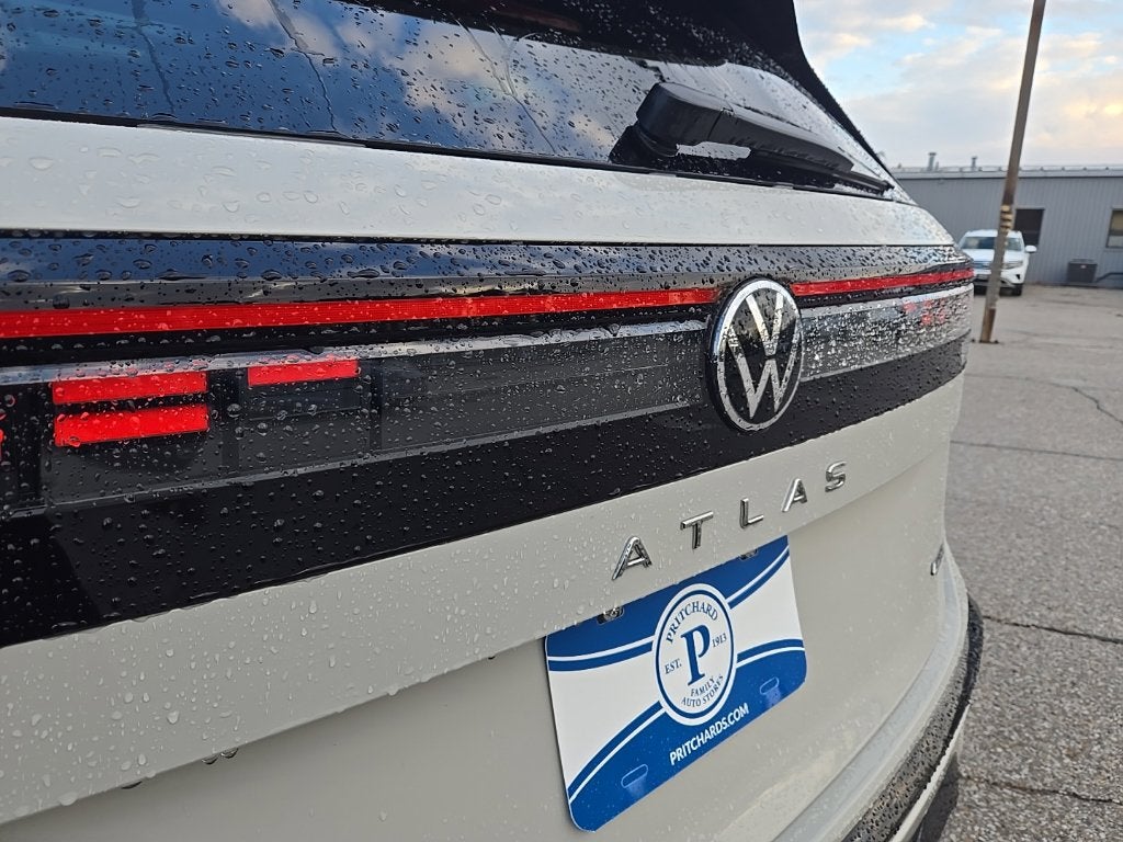 2027 Volkswagen Atlas SEL Premium R-Line