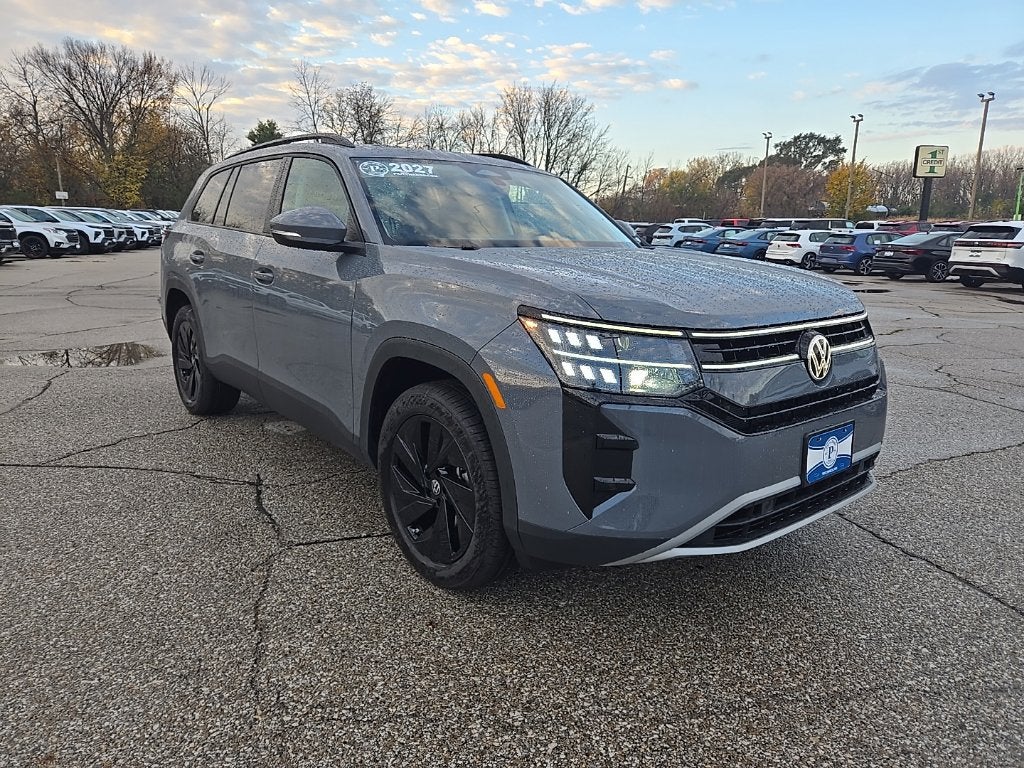 2027 Volkswagen Atlas SE w/Technology