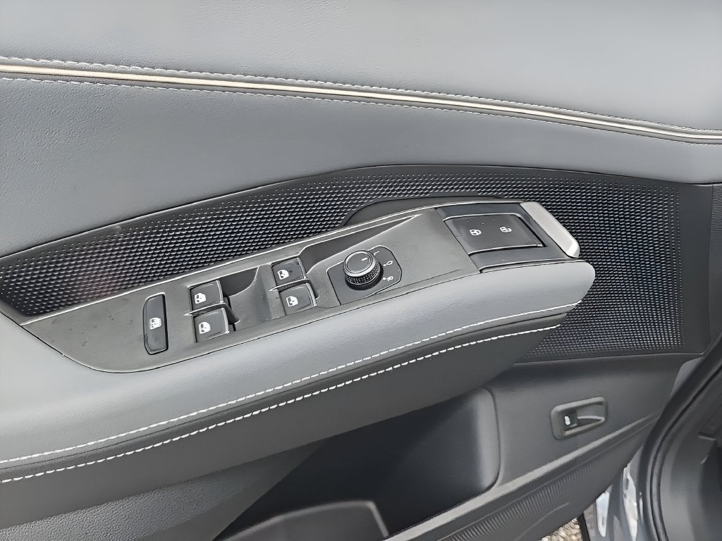2027 Volkswagen Atlas SE w/Technology