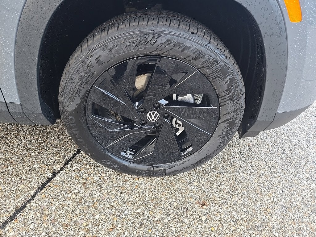 2027 Volkswagen Atlas SE w/Technology