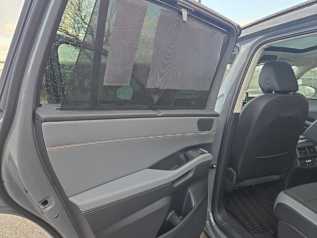 2027 Volkswagen Atlas SE w/Technology