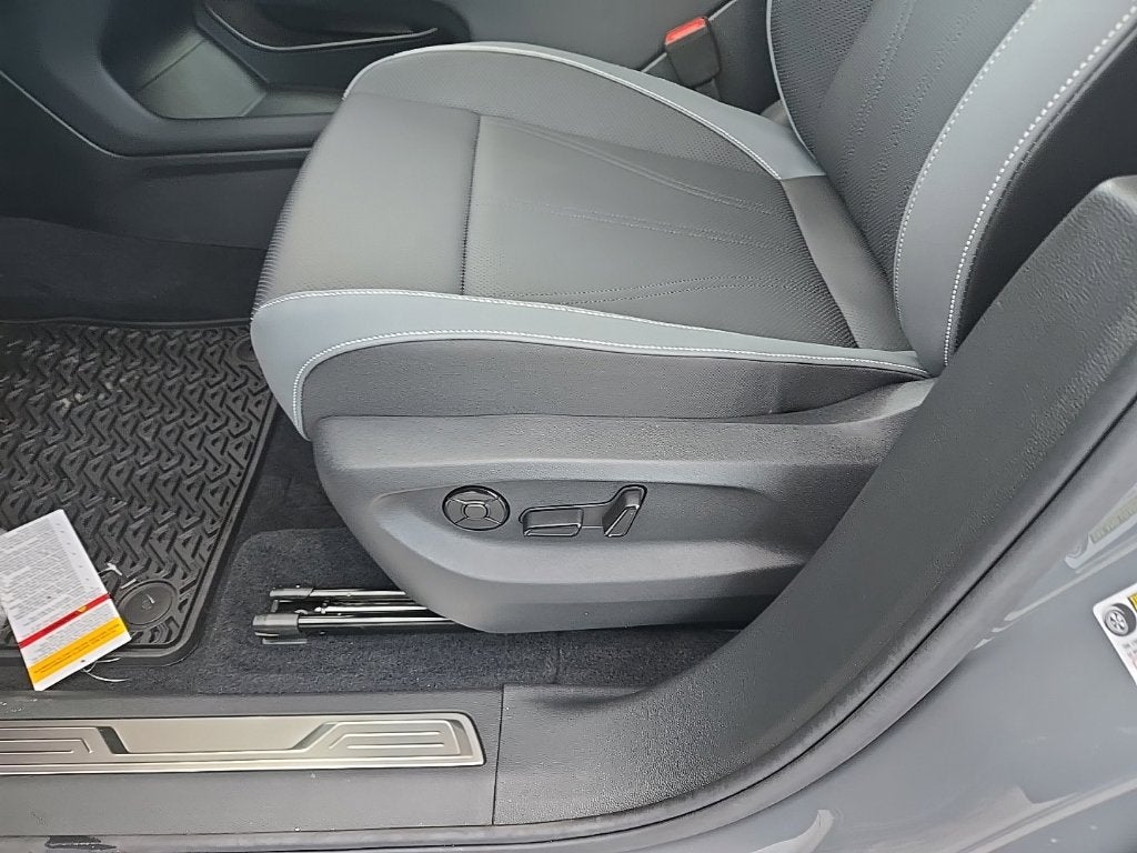 2027 Volkswagen Atlas SE w/Technology