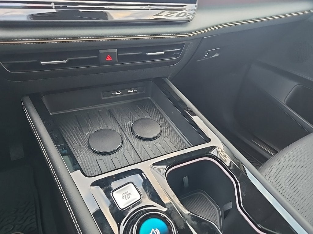 2027 Volkswagen Atlas SE w/Technology