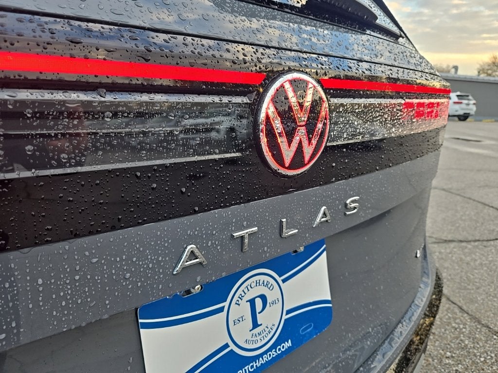 2027 Volkswagen Atlas SE w/Technology