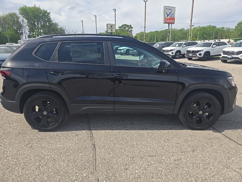 2026 Volkswagen Taos 1.5T SE Black