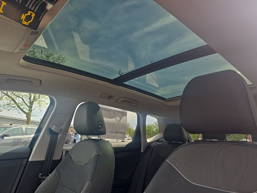 2026 Volkswagen Taos 1.5T SE Black