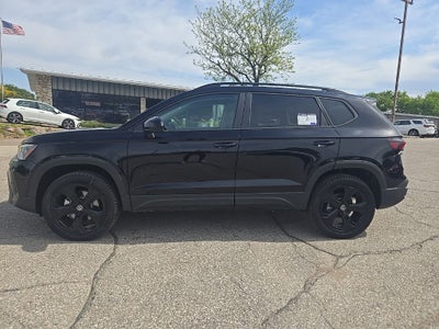 2026 Volkswagen Taos 1.5T SE Black
