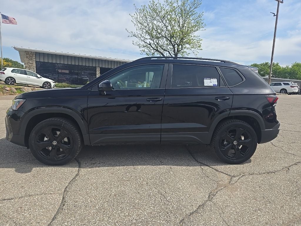 2026 Volkswagen Taos 1.5T SE Black