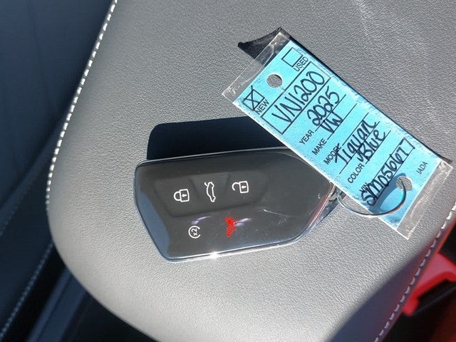 2025 Volkswagen Tiguan 2.0T SE R-Line Black