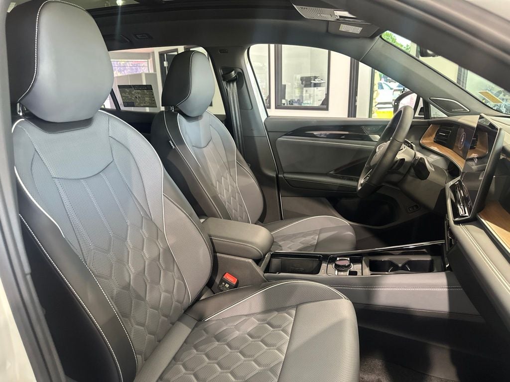 2026 Volkswagen Tiguan 2.0T SEL R-Line Turbo
