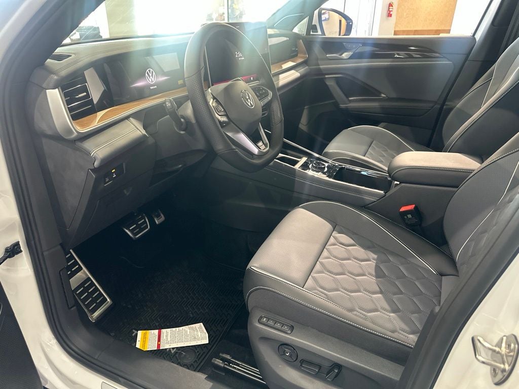 2026 Volkswagen Tiguan 2.0T SEL R-Line Turbo