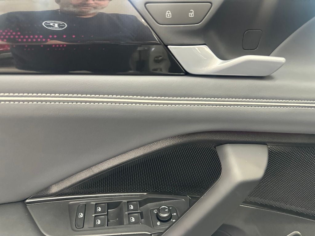 2026 Volkswagen Tiguan 2.0T SEL R-Line Turbo