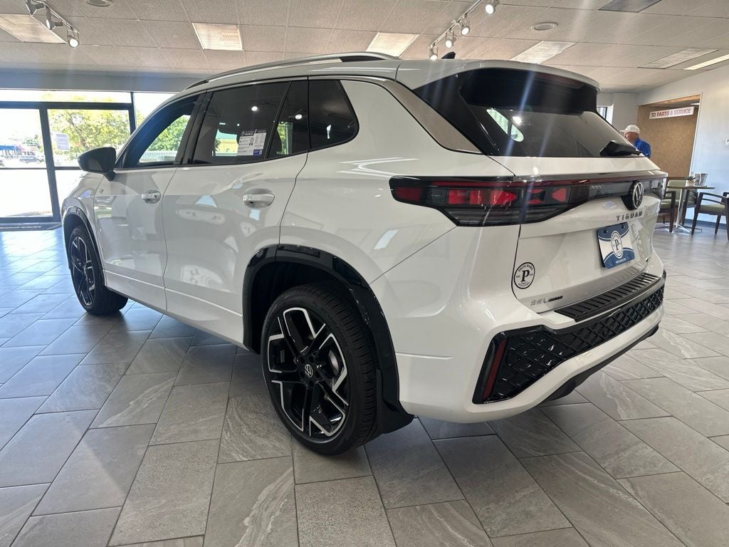 2026 Volkswagen Tiguan 2.0T SEL R-Line Turbo