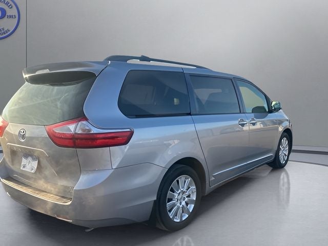 2015 Toyota Sienna XLE 7 Passenger