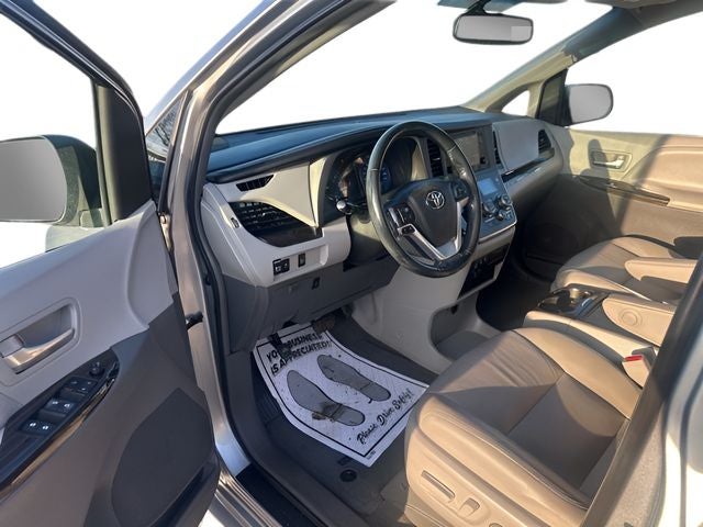 2015 Toyota Sienna XLE 7 Passenger