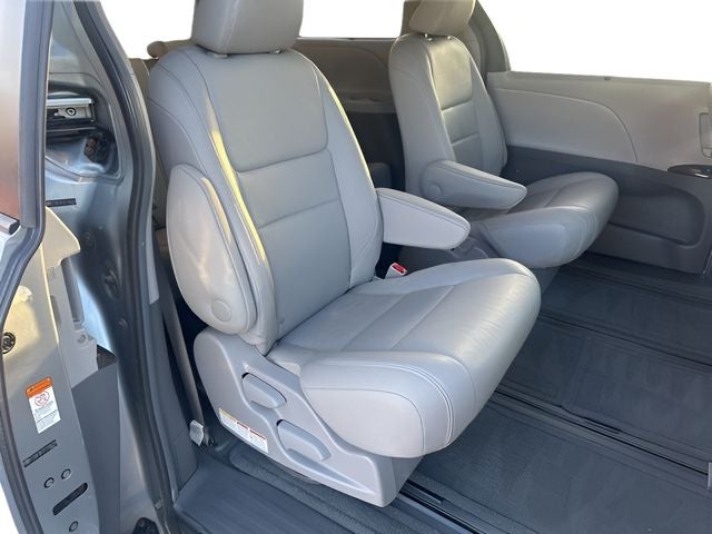 2015 Toyota Sienna XLE 7 Passenger