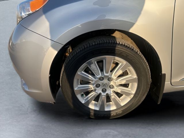 2015 Toyota Sienna XLE 7 Passenger