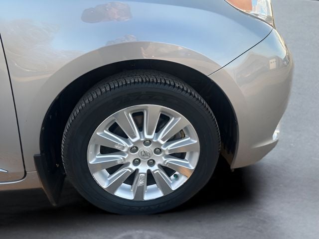 2015 Toyota Sienna XLE 7 Passenger