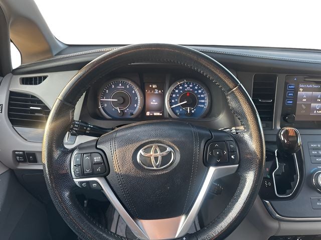 2015 Toyota Sienna XLE 7 Passenger