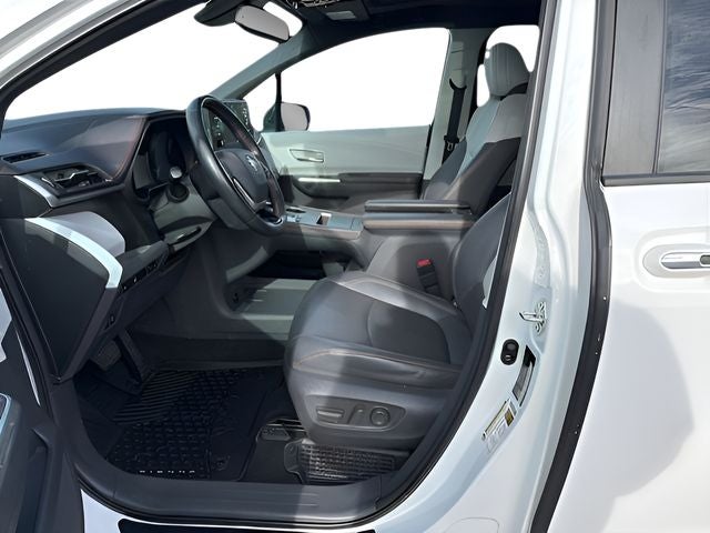 2021 Toyota Sienna XSE 7 Passenger