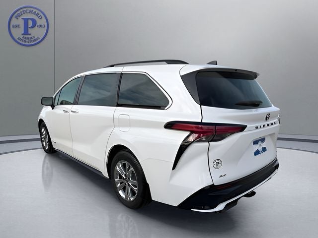 2021 Toyota Sienna XSE 7 Passenger