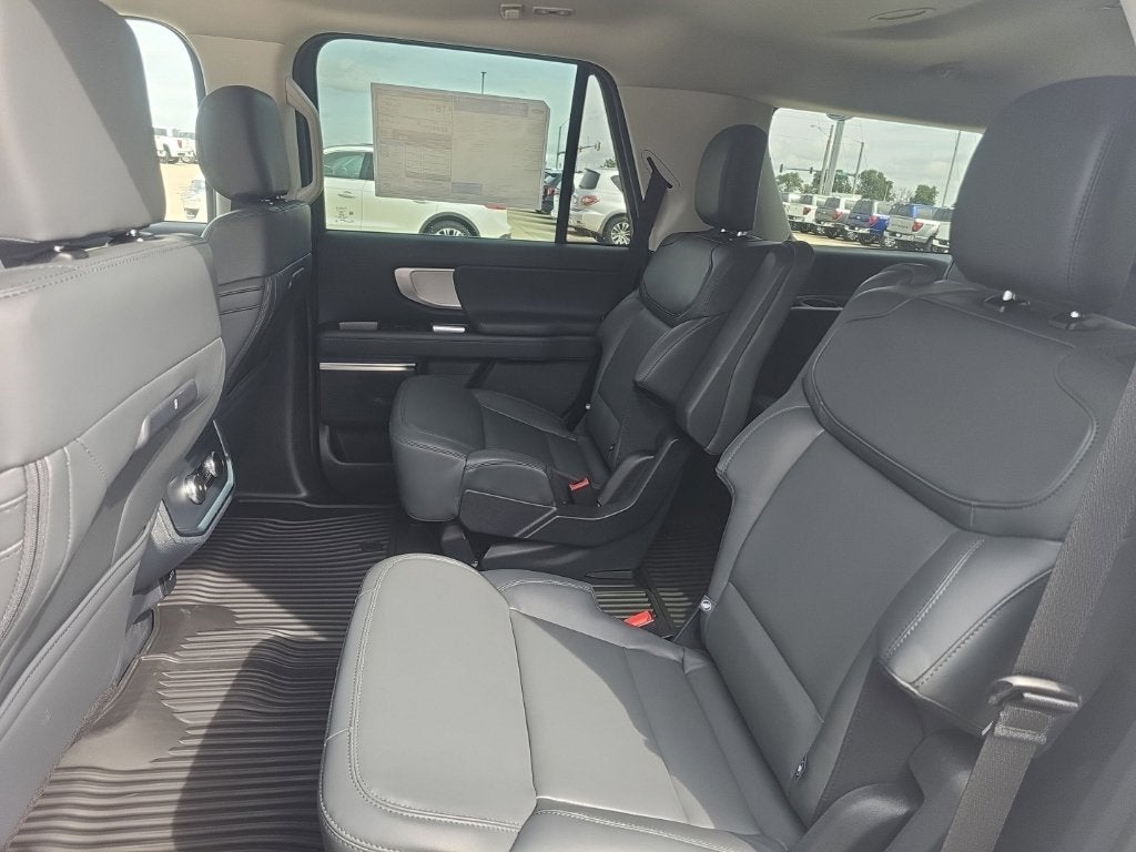 2027 Ford Expedition Active