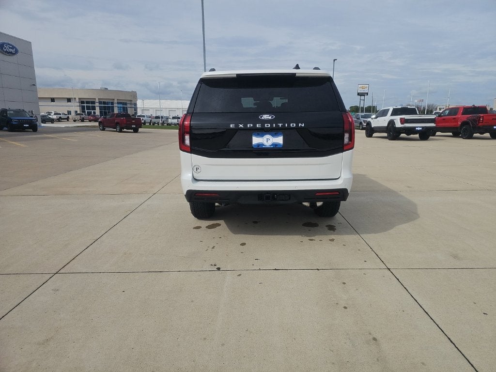 2027 Ford Expedition Active