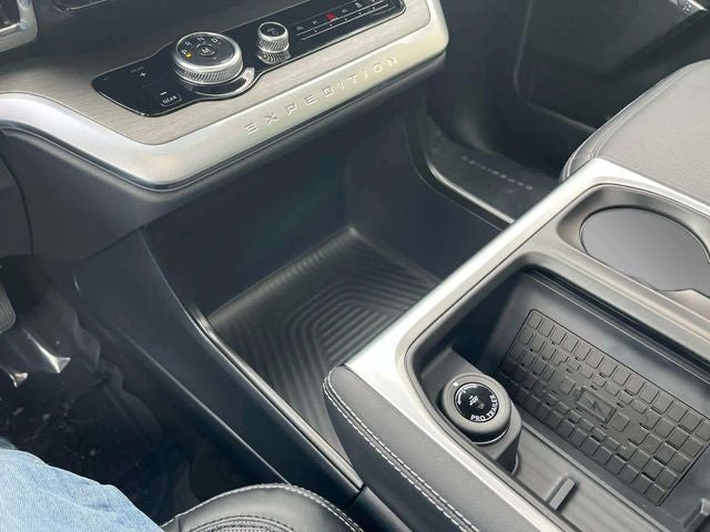 2025 Ford Expedition Platinum®