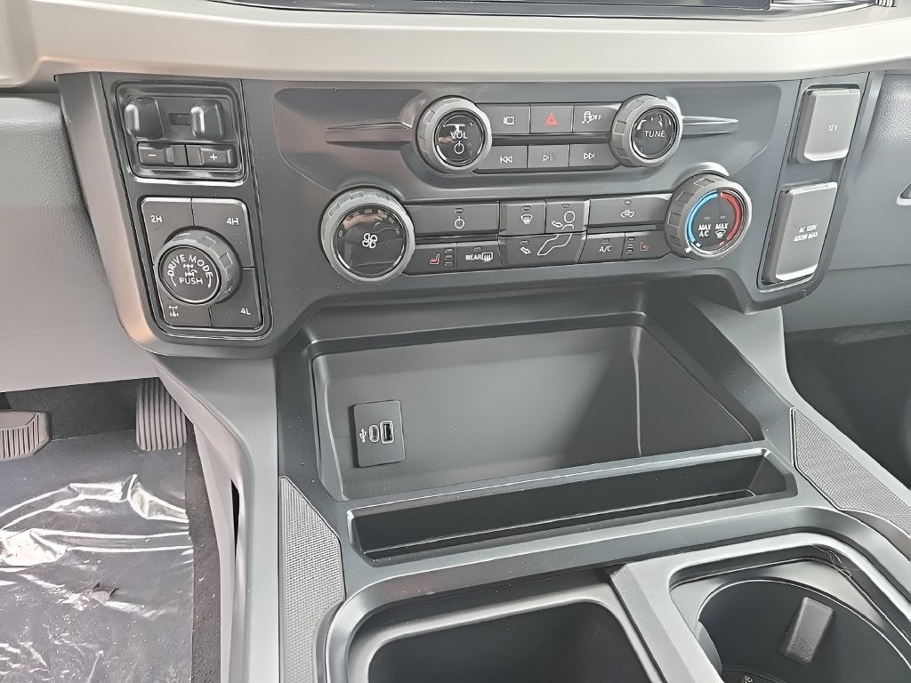2027 Ford Super Duty F-250® XLT
