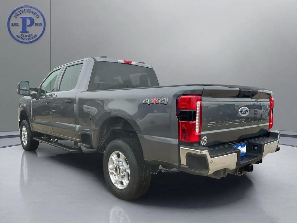 2026 Ford Super Duty F-350® XLT
