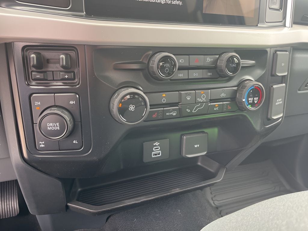 2026 Ford Super Duty F-350® XLT