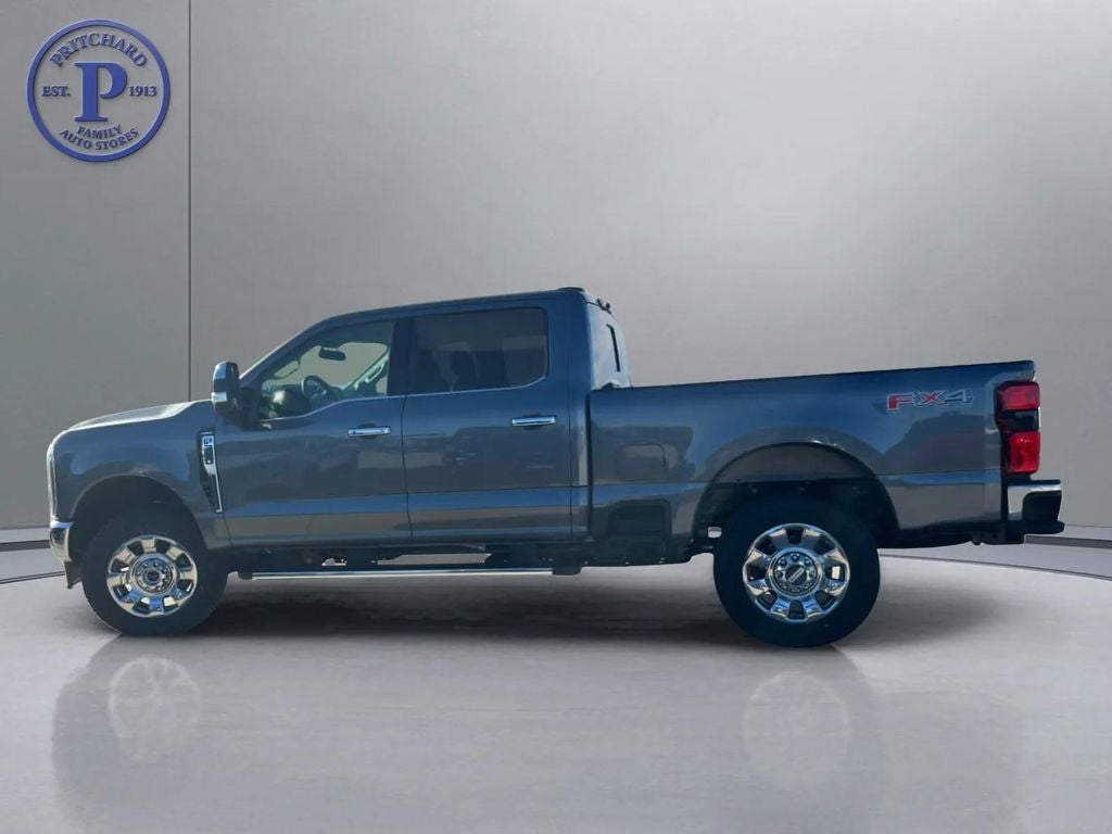 2026 Ford Super Duty F-350® Lariat®