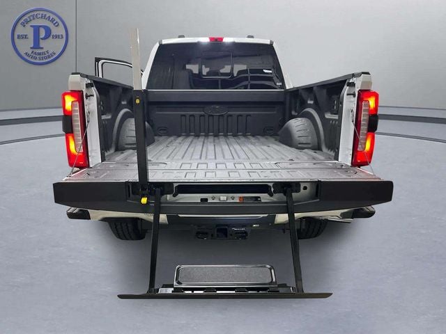 2026 Ford Super Duty F-350® Lariat®