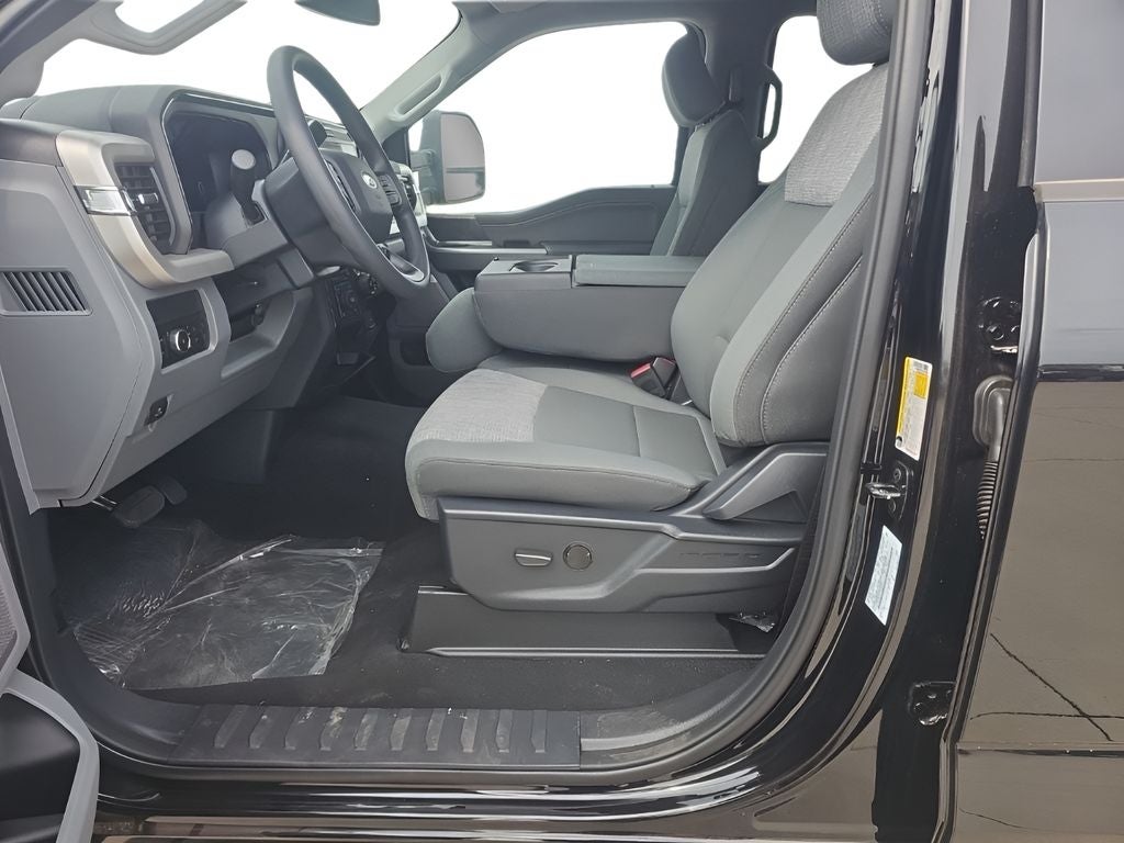 2026 Ford Super Duty F-350® XLT
