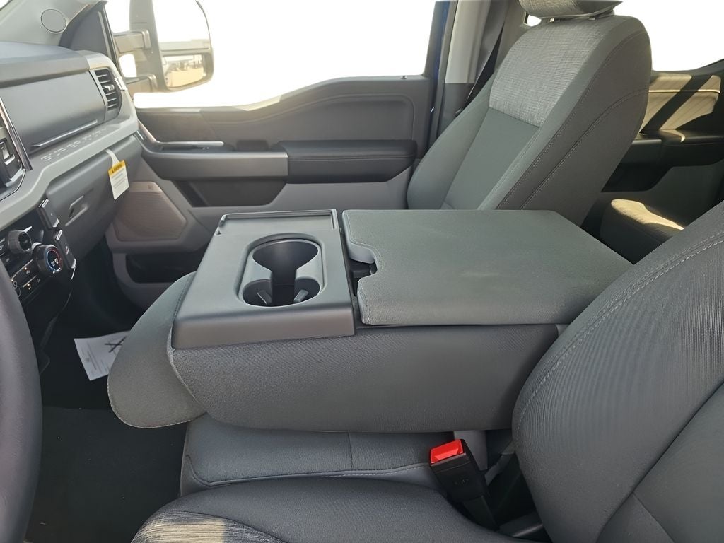 2026 Ford Super Duty F-350® XLT