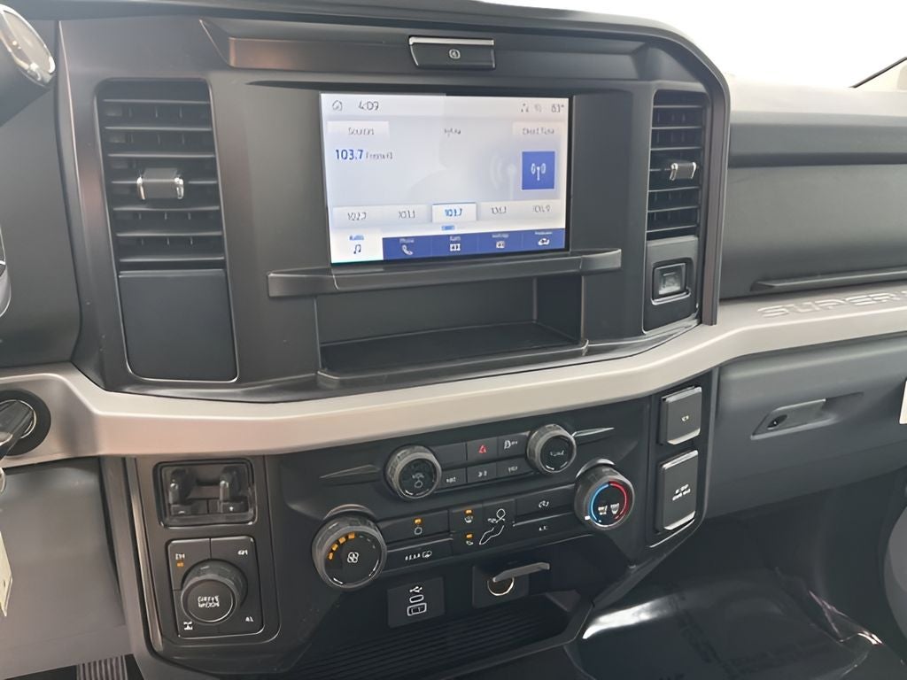 2026 Ford Super Duty F-350® XLT