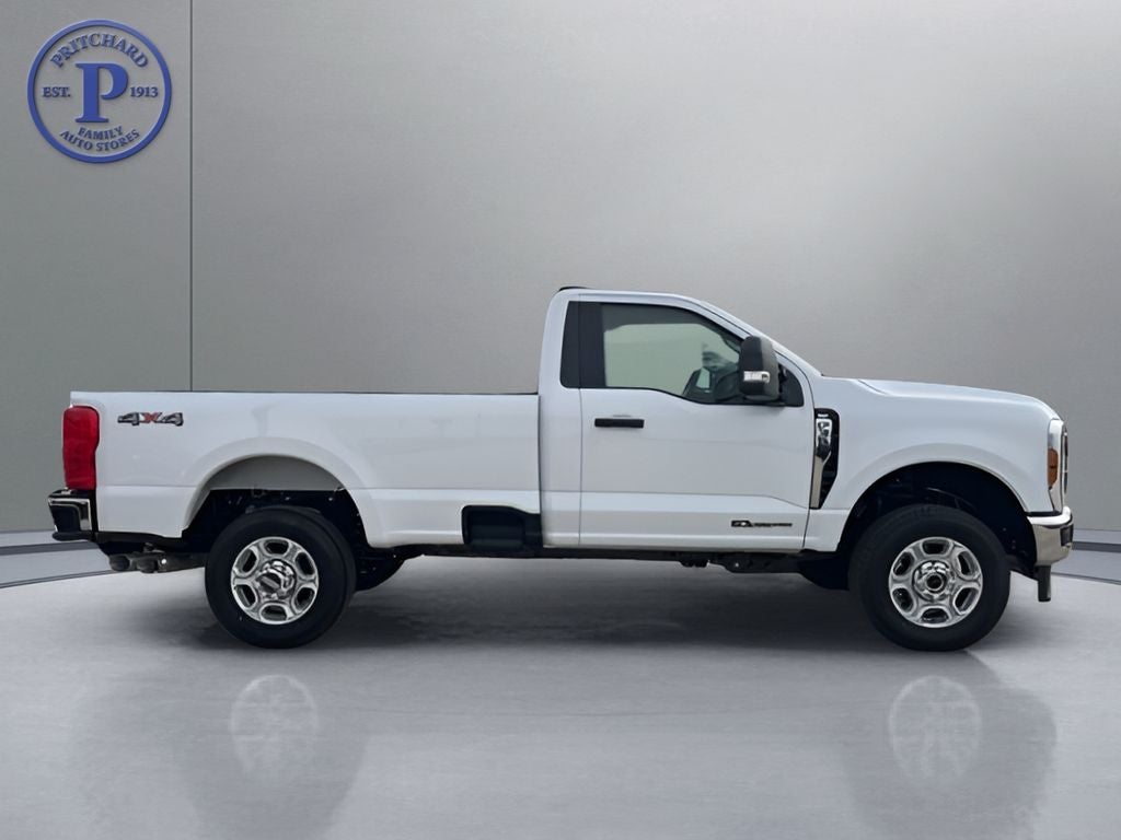 2026 Ford Super Duty F-350® XLT
