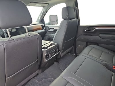 2025 GMC Sierra 3500HD Denali