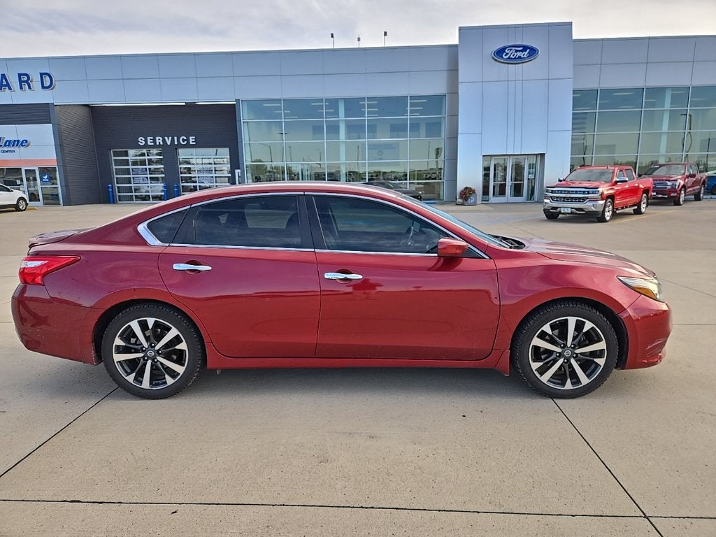 2016 Nissan Altima 2.5 SR