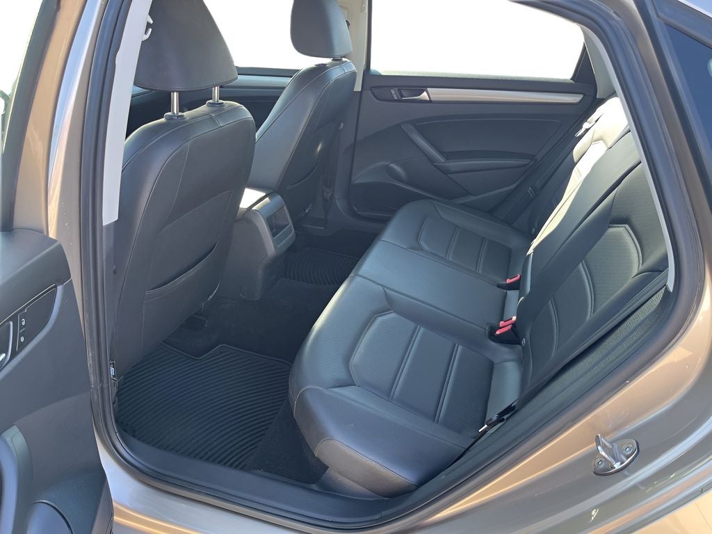 2015 Volkswagen Passat 1.8T Wolfsburg Edition