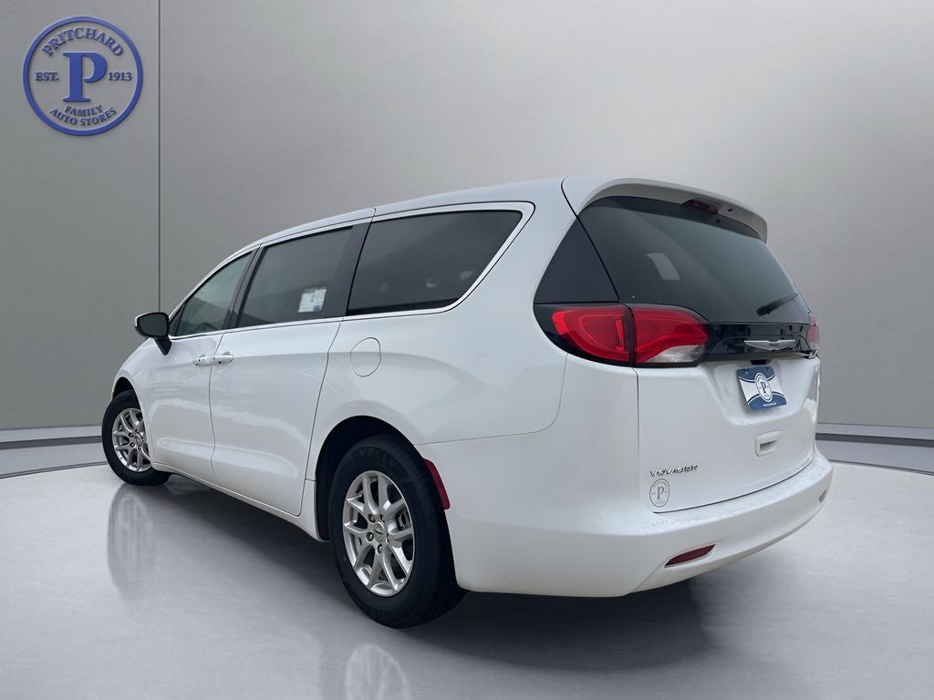 2023 Chrysler Voyager LX