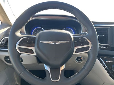 2024 Chrysler Voyager LX